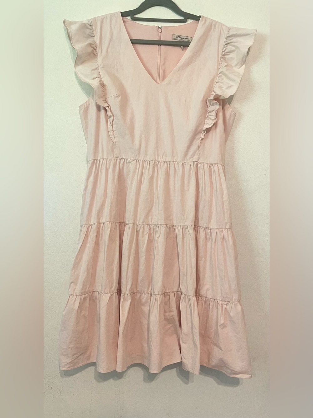 BCBGeneration LIKE NEW Tiered V-neck Pink Dress Size 12